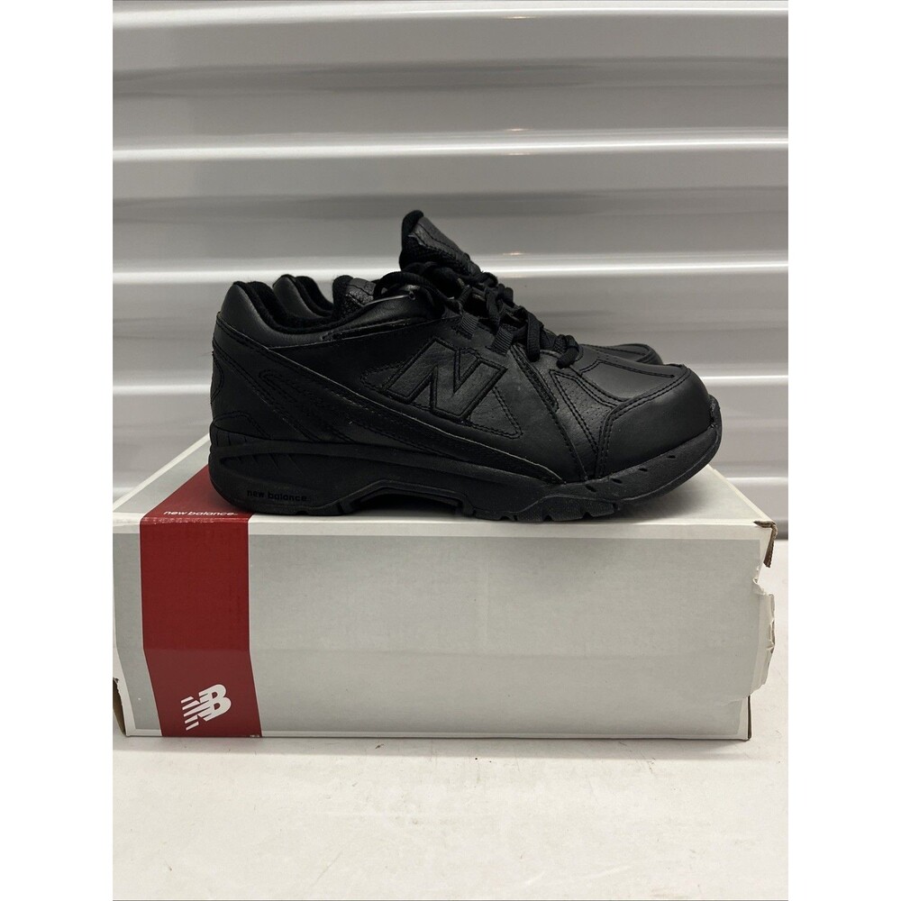 New Balance 624 SZ 5.5 XW Big Kid Black Leather Lace Up Training Uniform Shoes
